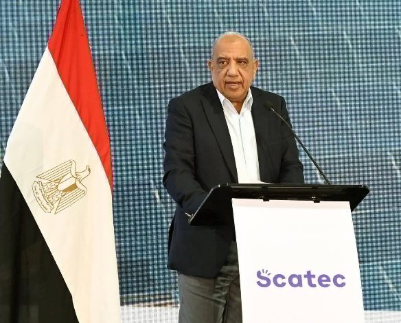 وزير الكهرباء يغادر إلى الصين لبحث الخطوات التنفيذية لإقامة مصنعي بطاريات تخزين الطاقة