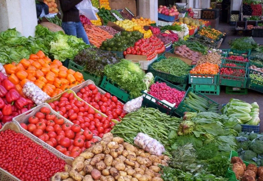 سعر الخضار والفاكهة اليوم الخميس في الأسواق