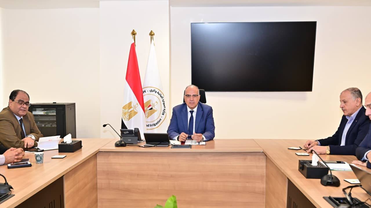 سويلم يتابع الموقف المائي وحالة الري بمحافظة أسوان، والاستعداد لموسم أقصى الاحتياجات المقبل