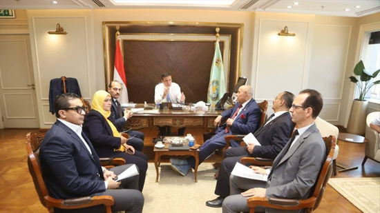 وزير الزراعة يلتقي أعضاء مجلسي النواب والشيوخ لبحث طلبات المواطنين والمزارعين وحل مشكلاتهم